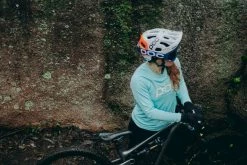 Poc Tectal Race MIPS Hydrogen White/Uranium Black 9 Poc Tectal Race MIPS Hydrogen White/Uranium Black -Elcykel Försäljning 08 POC 2020 women Tectal Race SPIN NFC Ora Essential MTB 1080x720 1