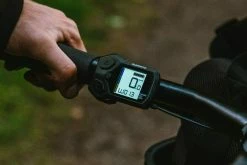 Ecoride Ambassador HS M5 E6100 5-vxl Grå Herr 2023 -Elcykel Försäljning Ecoride Shimano STEPS Dator 1 1080x720 1