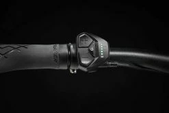 Trek FX+ 2 Stagger Blue Sage 252Wh 10 Trek FX+ 2 Stagger Blue Sage 252Wh -Elcykel Försäljning Trek FX 2 Stagger dam svart elcykel hyena reglage 1080x720 4