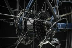 Trek FX+ 2 Satin Mulsanne Blue 252Wh -Elcykel Försäljning Trek FX 2 herr bla blue elcykel 2023 hyena 1080x720 1